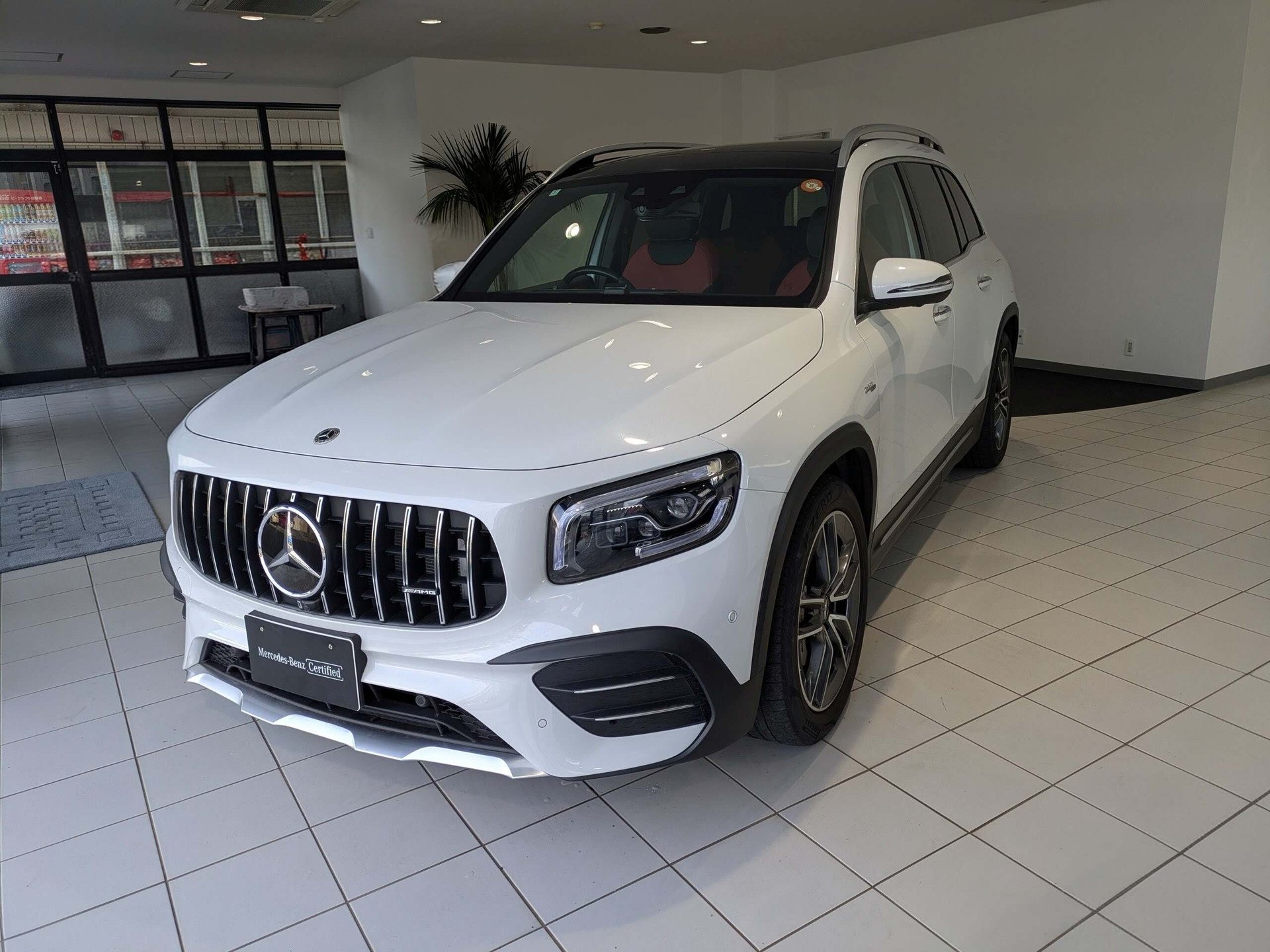 MERCEDES-BENZ GLB AMG - View 1