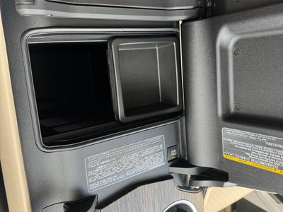 صورة مصغرة 25 لـ 2023 Toyota LAND CRUISER 300