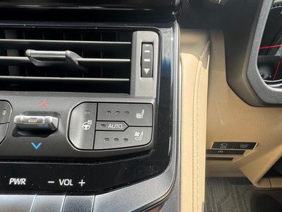 صورة مصغرة 59 لـ 2023 Toyota LAND CRUISER 300