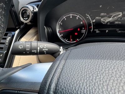 صورة مصغرة 12 لـ 2023 Toyota LAND CRUISER 300