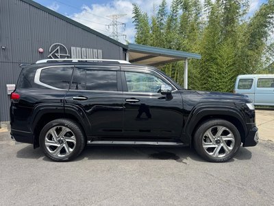 صورة مصغرة 39 لـ 2023 Toyota LAND CRUISER 300