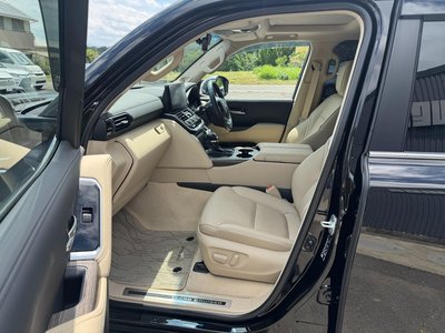 صورة مصغرة 36 لـ 2023 Toyota LAND CRUISER 300