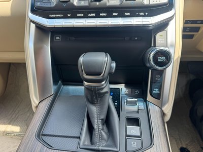 صورة مصغرة 23 لـ 2023 Toyota LAND CRUISER 300