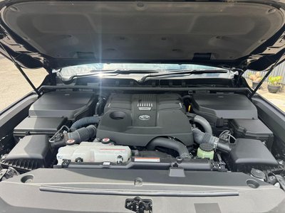 صورة مصغرة 60 لـ 2023 Toyota LAND CRUISER 300