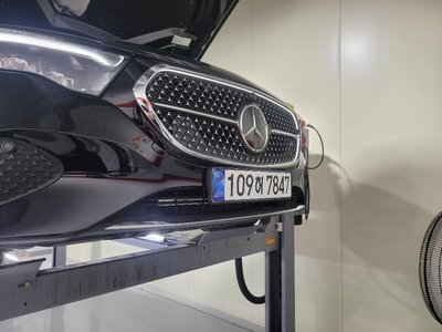 MERCEDES-BENZ E-CLASS - 1