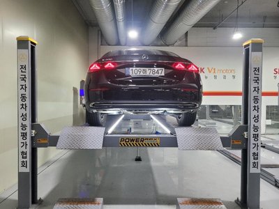 MERCEDES-BENZ E-CLASS - 3