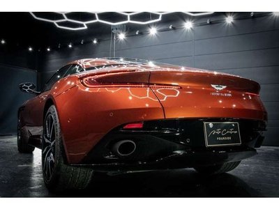 ASTON MARTIN DB11 - 4