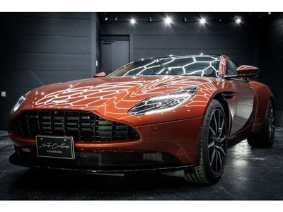 ASTON MARTIN DB11 - 5
