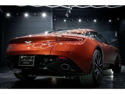 ASTON MARTIN DB11 - 6