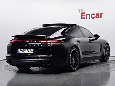 PORSCHE PANAMERA - 4