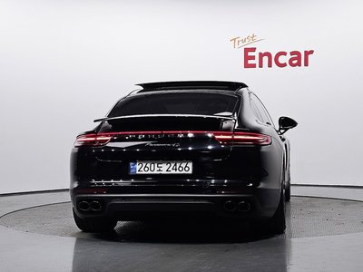 PORSCHE PANAMERA - 3