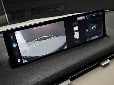 2022 Genesis GV70 thumbnail 14