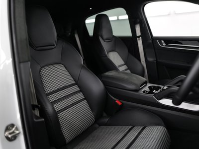 PORSCHE CAYENNE - 7