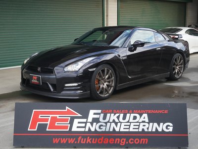 NISSAN GT-R - 1
