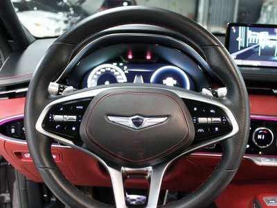 2022 Genesis GV70 — миниатюра 12