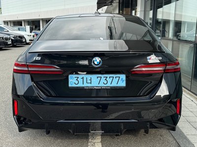 صورة 3 لـ 2025 BMW I5