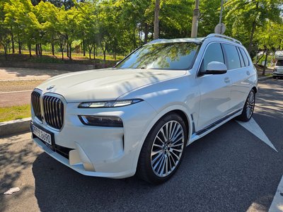 2025 BMW X7 thumbnail 17