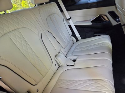 2025 BMW X7 thumbnail 18