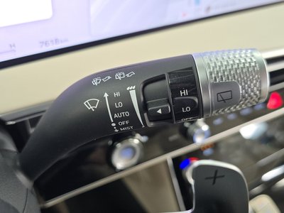 2025 Genesis GV70 — миниатюра 23