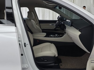2025 Genesis GV70 — миниатюра 16
