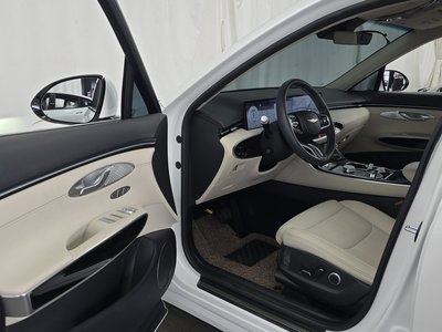 2025 Genesis GV70 — миниатюра 13