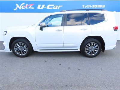 TOYOTA LAND CRUISER 300 - 7
