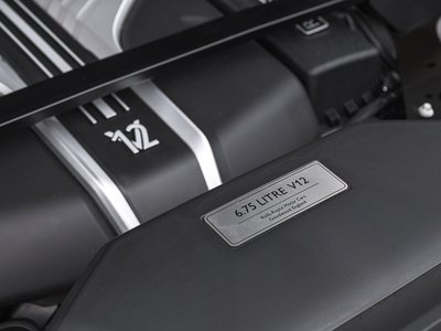 ROLLS-ROYCE CULLINAN - 10