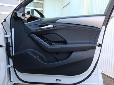 صورة مصغرة 23 لـ 2025 AUDI A6 AVANT E-TRON