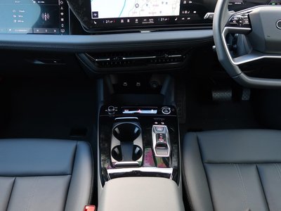 صورة مصغرة 27 لـ 2025 AUDI A6 AVANT E-TRON