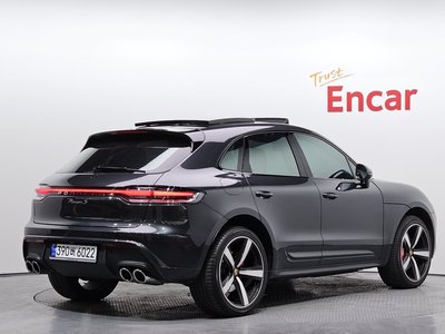 PORSCHE MACAN - 3