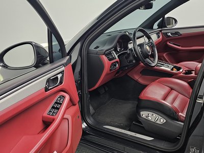 PORSCHE MACAN - 10
