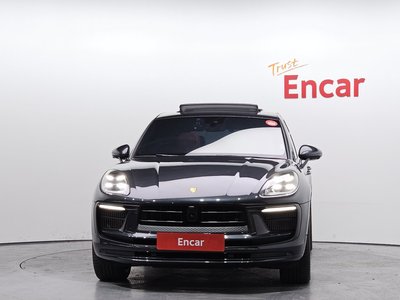 PORSCHE MACAN - 2