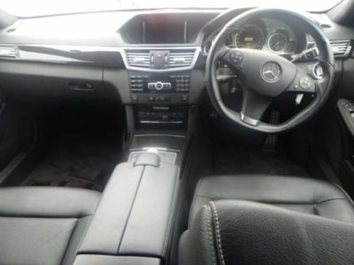MERCEDES-BENZ E-CLASS - 3