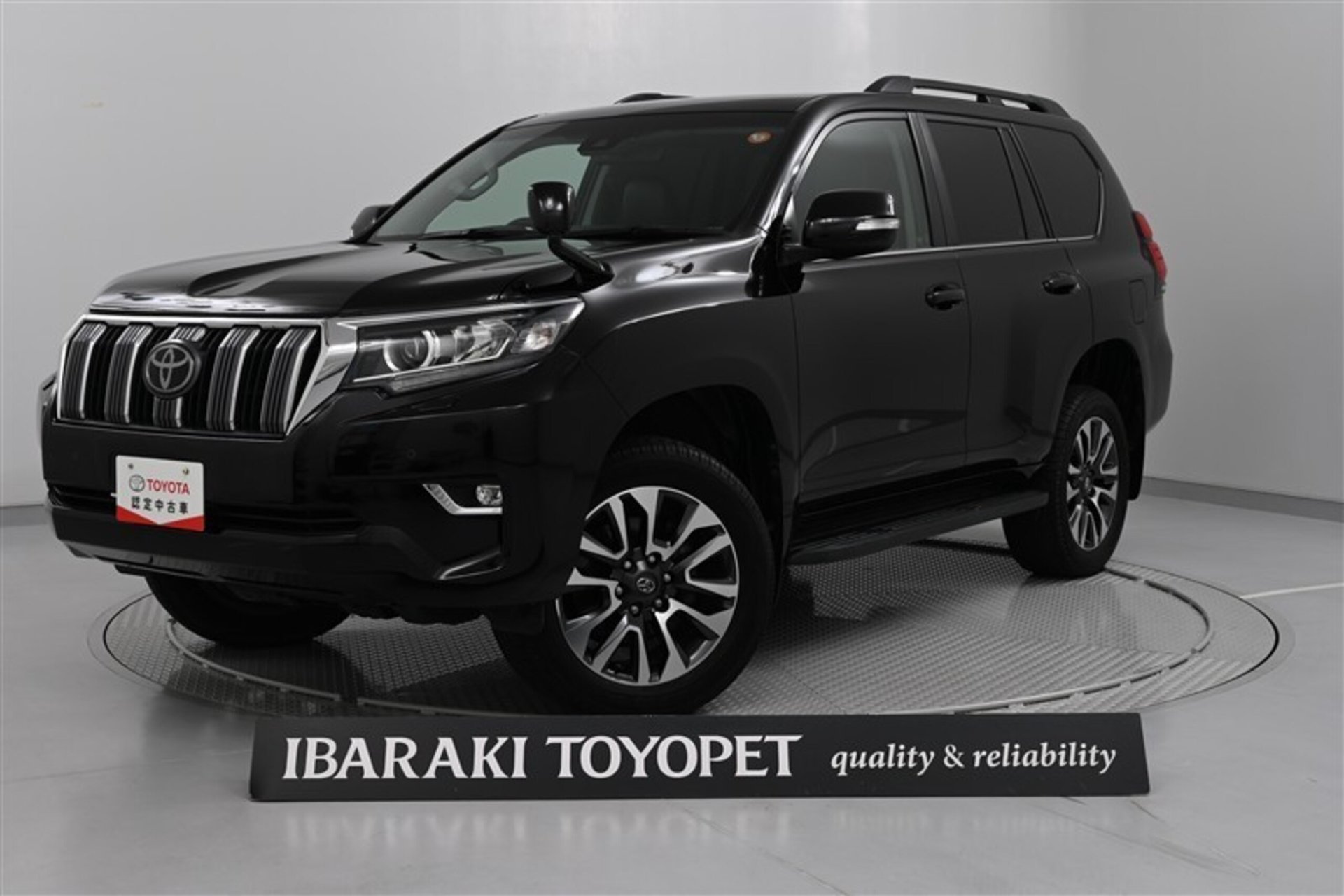 TOYOTA LAND CRUISER PRADO - View 1