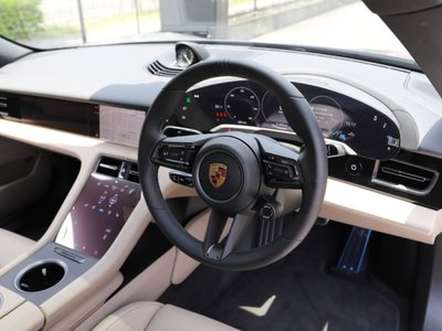 2025 Porsche TAYCAN 缩略图 12
