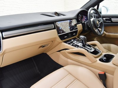 PORSCHE CAYENNE - 10