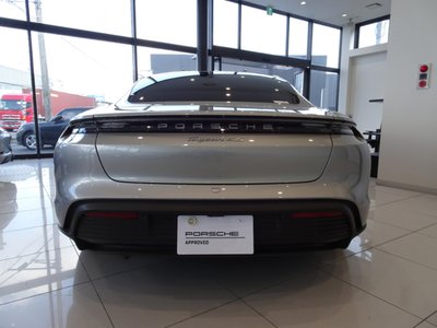 PORSCHE TAYCAN - 3