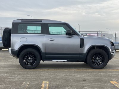 LAND ROVER DEFENDER - 9