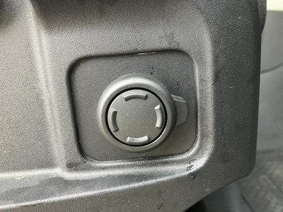 LAND ROVER DEFENDER - 7