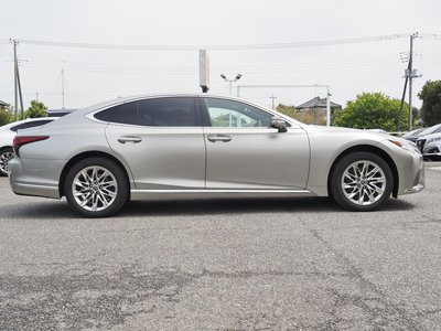 صورة 9 لـ 2023 LEXUS LS