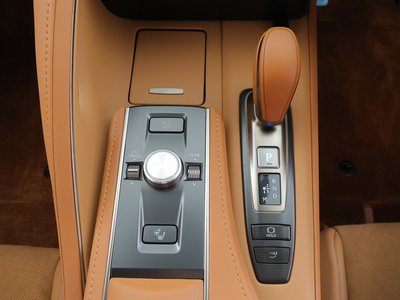 صورة مصغرة 9 لـ 2024 Lexus LC