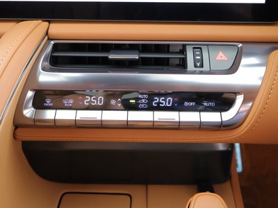 صورة مصغرة 8 لـ 2024 Lexus LC