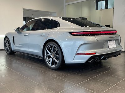 PORSCHE PANAMERA - 8