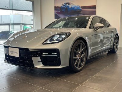 PORSCHE PANAMERA - 10