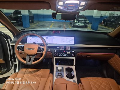 2025 Genesis GV80 photo 9