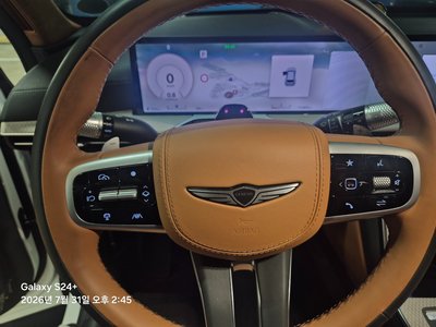 2025 Genesis GV80 photo 8