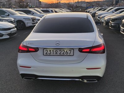 MERCEDES-BENZ E-CLASS - 3