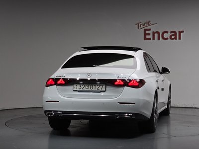 MERCEDES-BENZ E-CLASS - 4