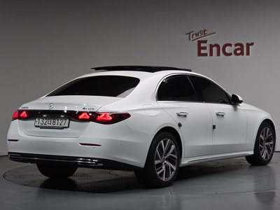 MERCEDES-BENZ E-CLASS - 2