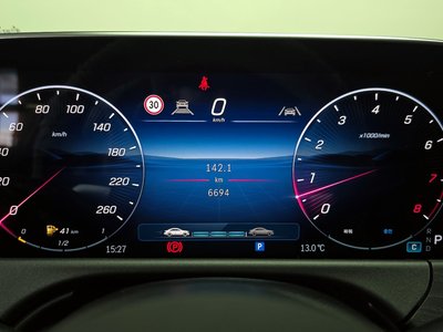 MERCEDES-BENZ E-CLASS - 8